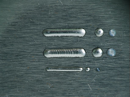 <a href='http://www.xahxbxg.cn/product/3.htm' class='text_a'>模具激光焊機</a>修復(fù)鏡面模具效果